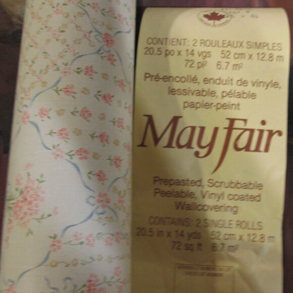 Vintage 1980s Floral Diamond Motif Wallpaper - Picture 6 of 12